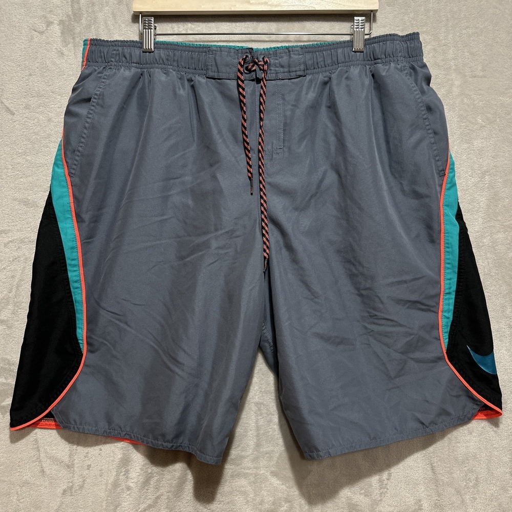 Nike Swim Trunks Men's 38 Gray Mesh Liner Pockets Swimwear Lightweight Logo